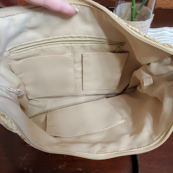 NWOT Soft straw tan and Brown shoulder bag - Picture 4 of 7